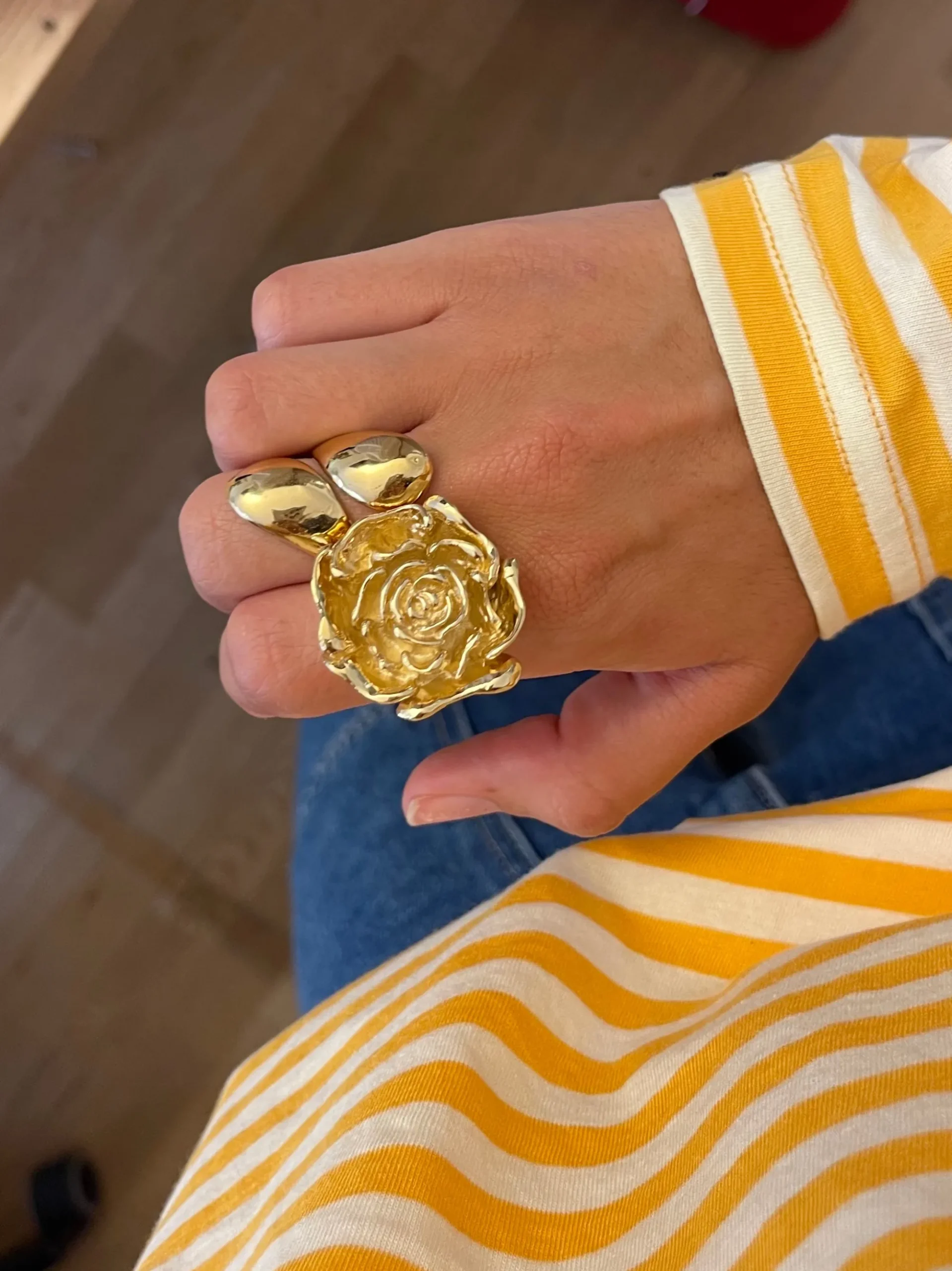 Susmie's Abrazame Ring< Golden