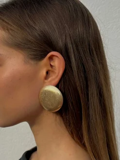 Susmie's Carol Washed Gold Earrings< Golden