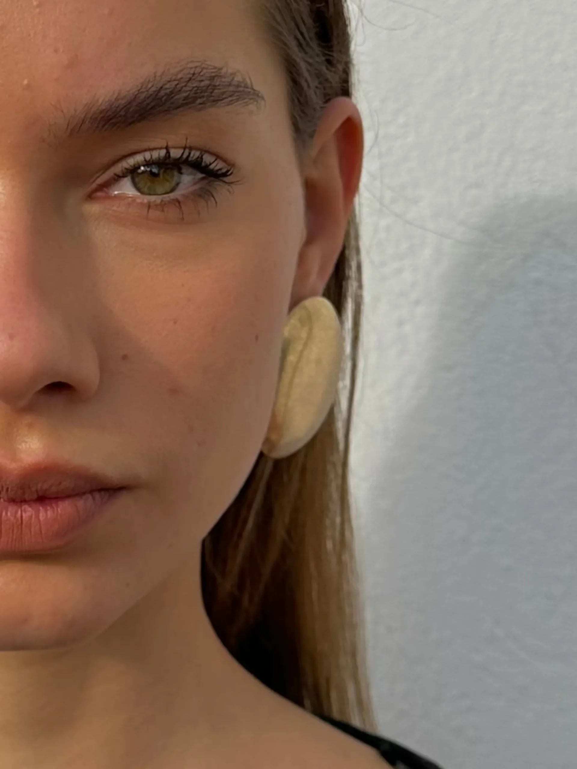 Susmie's Carol Washed Gold Earrings< Golden