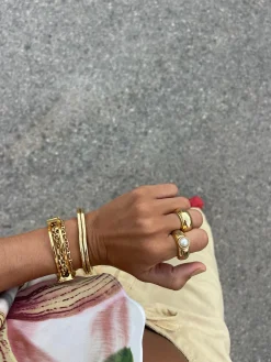 Susmie's Chisme Time Ring< Golden