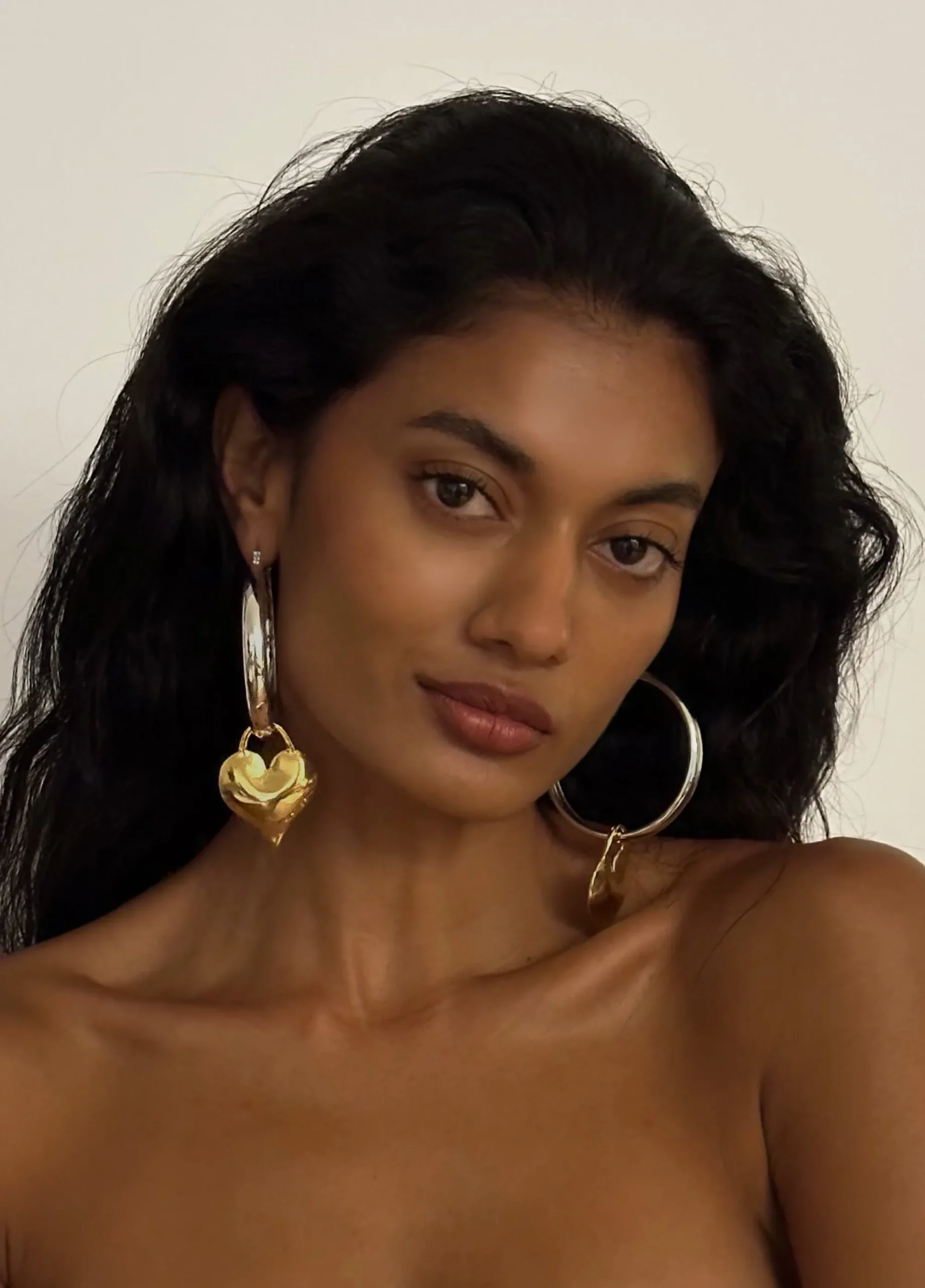 Susmie's Deep Love Earrings< Golden