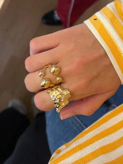 Susmie's Gotas de Rocío Ring< Golden