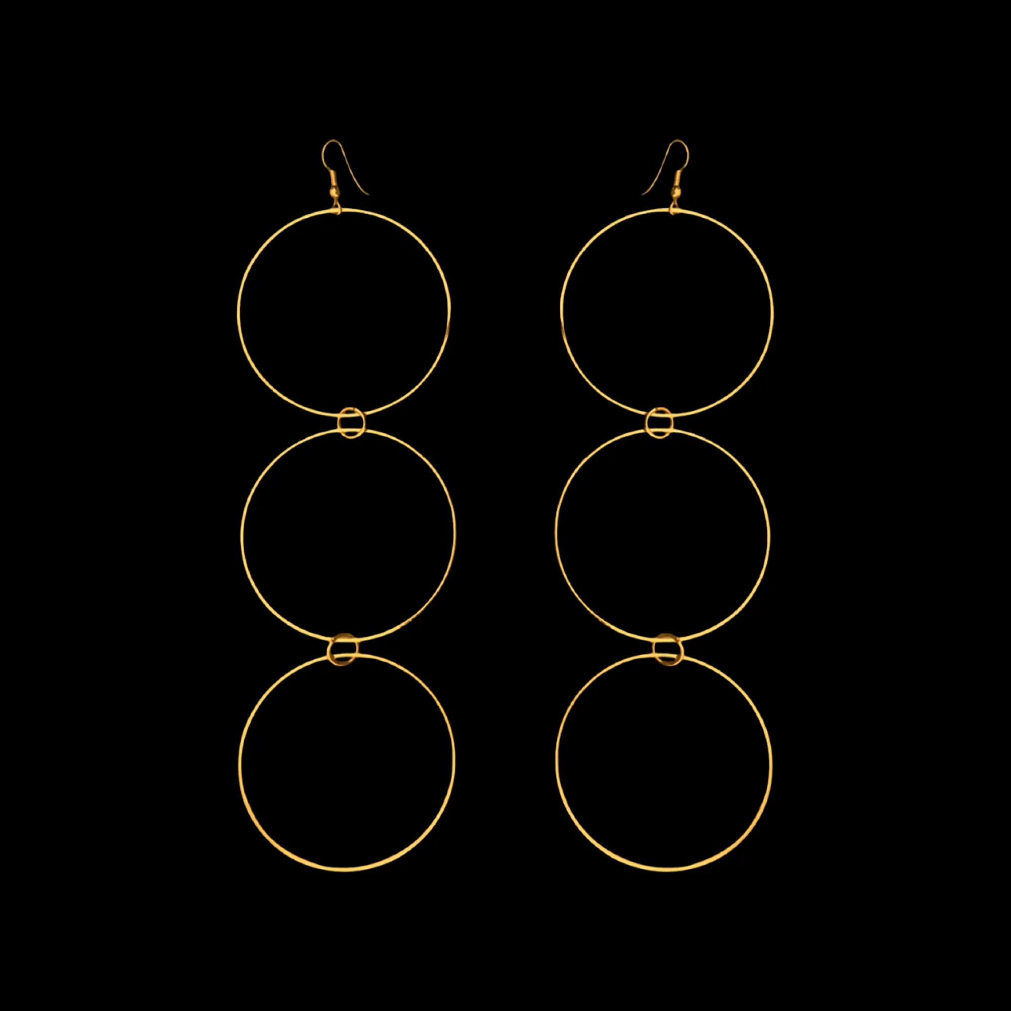 Susmie's Maxi Leo earrings< Golden