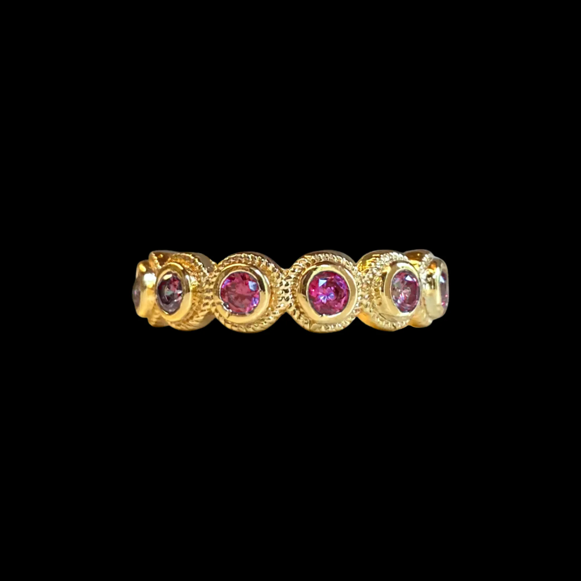 Susmie's NOMEOLVIDES Ruby Ring< Stone | Golden