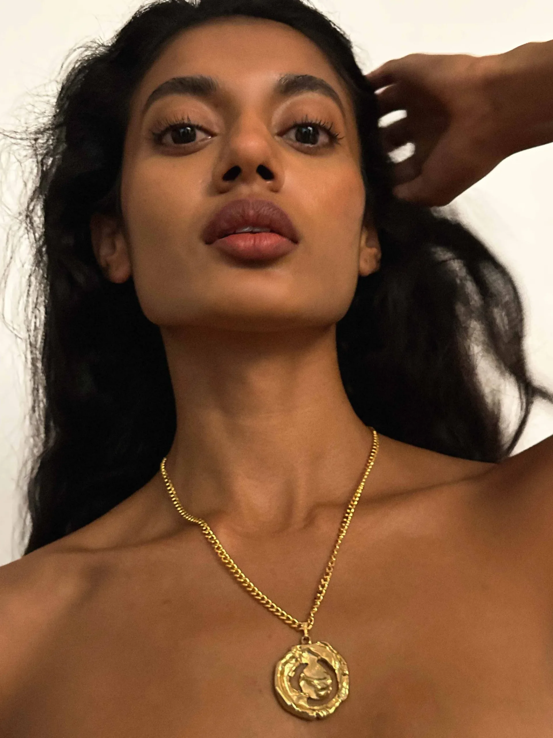 Susmie's One for Love Necklace Gold< Golden
