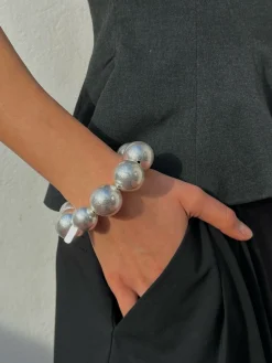 Susmie's Snowball Silver Bracelet< Bracelets
