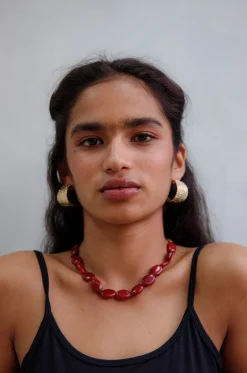 Susmie's Stolen Kiss - Garnet Necklace< Stone