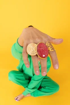 Susmie's The Bigger, The Better - Red Ring< Stone | Golden