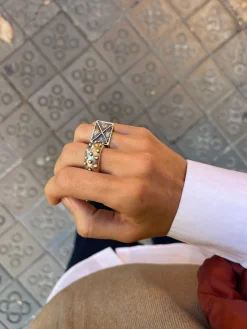 Susmie's Unusual Ring Silver< Silver